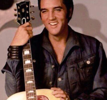 Elvis Presley - (Marie's the Name) His Latest Flame