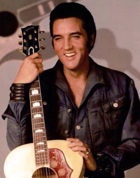 Elvis Presley - (Marie's the Name) His Latest Flame