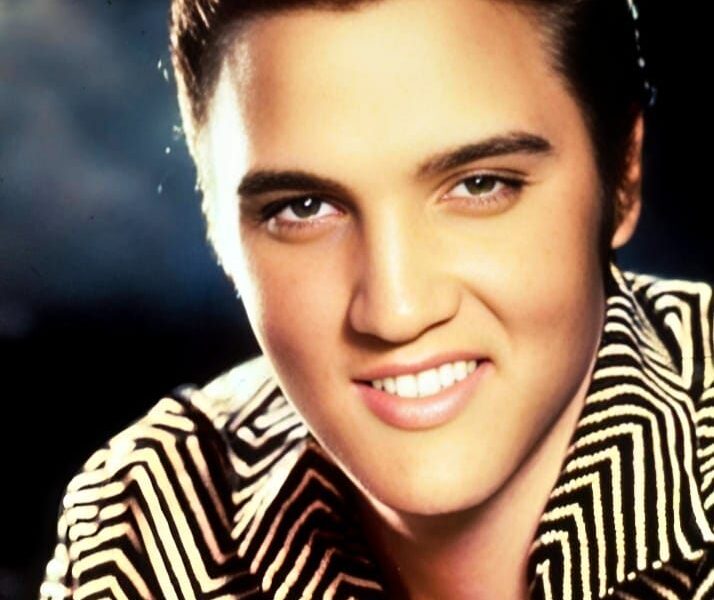 Elvis Presley - Love Me